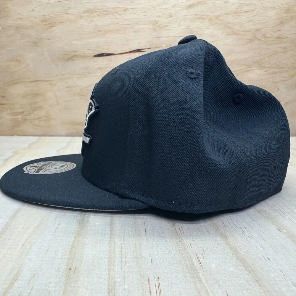 NEW California Golden Seals Mitchell Ness Liberty Fitted Cap Black White 7 1/4